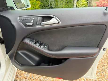 Mercedes-Benz B Class 2.1 B200d AMG Line (Premium Plus) 7G-DCT Euro 6 (s/s) 5dr 24