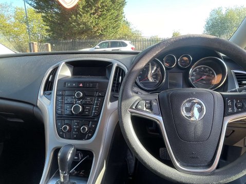 Vauxhall Astra 1.6 Astra Exclusive Auto 5dr 8