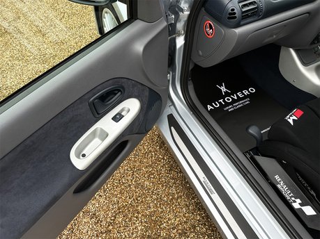 Renault Clio RENAULTSPORT V6 78