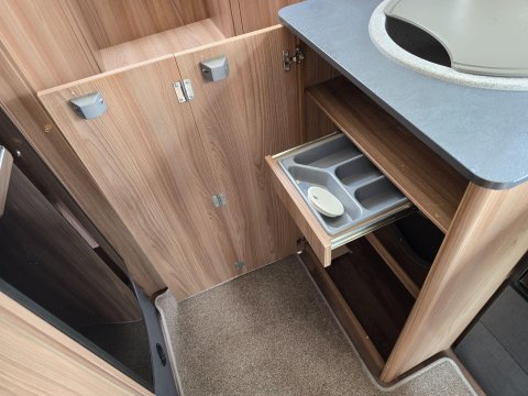 Swift Escape 684 Motor Home 38