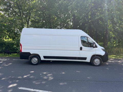Peugeot Boxer 2.2 BlueHDi 335 Professional L3 H2 Euro 6 (s/s) 5dr 2