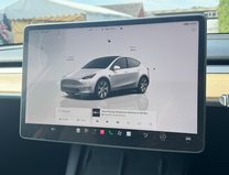 Tesla Model Y (Dual Motor) Long Range SUV 5dr Electric Auto 4WDE (384 bhp) 17