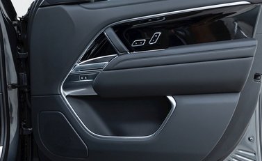 Land Rover Range Rover P440e HSE 20