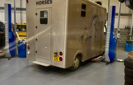 Horsebox servicing and repairs for 3.5 and 4.5 ton Horse boxes 
