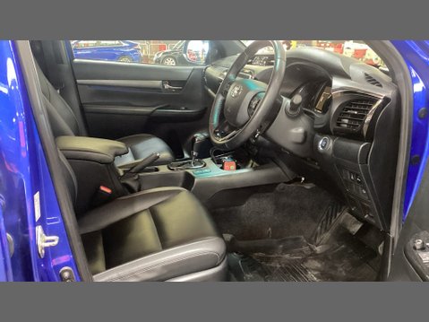 Toyota Hilux Invincible X | Auto | 2.8 LT | Double Cab | Sensors | EURO 6 | NO VAT 9