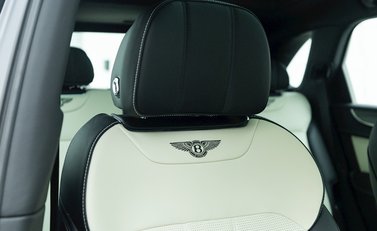 Bentley Bentayga V8 11
