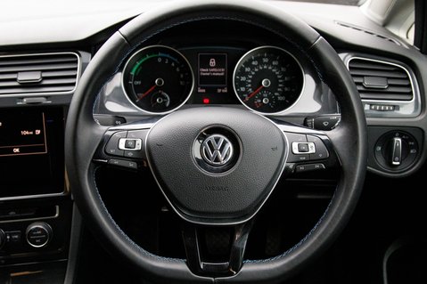 Volkswagen Golf E-GOLF 21