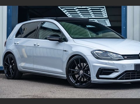 Volkswagen Golf 2.0 Golf R TSi Semi-Auto 4WD 5dr 7