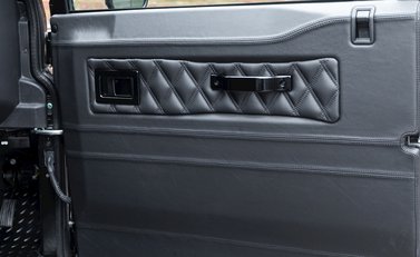 Land Rover Defender 90 Urban Truck 20