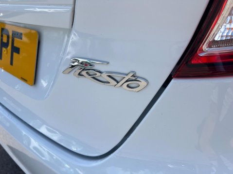 Ford Fiesta 1.0T EcoBoost Zetec Euro 6 (s/s) 5dr 17