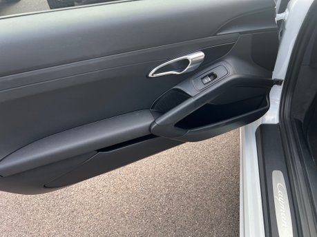 Porsche 718 CAYMAN PDK 32