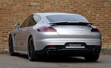 Porsche Panamera Turbo S 40