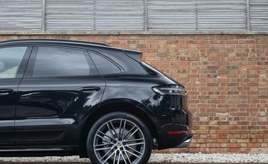 Porsche Macan Turbo 28