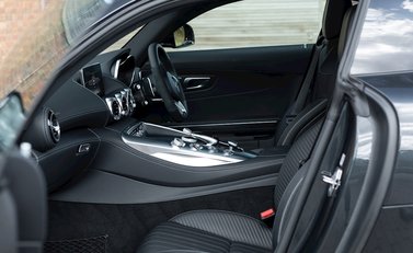 Mercedes-Benz Amg GT GT S 13