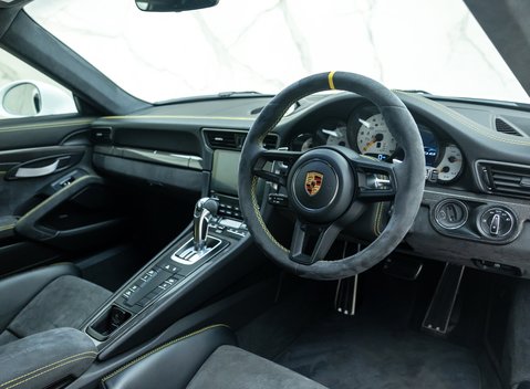 Porsche 911 GT3 RS (991.2) 13