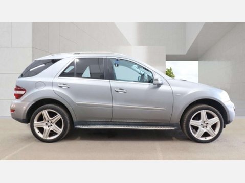 Mercedes-Benz M Class 3.0 ML300 CDI V6 BlueEfficiency Sport SUV 5dr Diesel G-Tronic 4WD Euro 5 (2 5