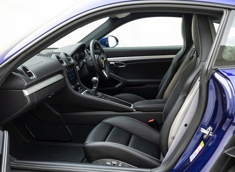 Porsche 718 Cayman GTS 4.0 12