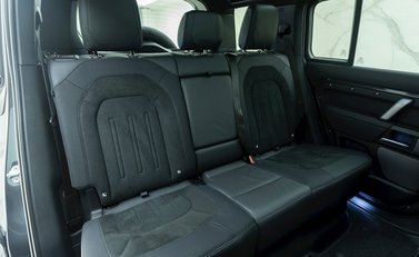 Land Rover Defender 110 V8 12