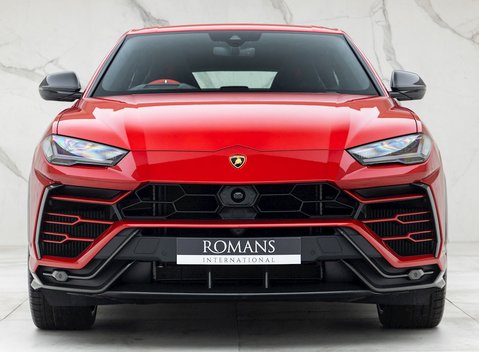 Lamborghini Urus 4