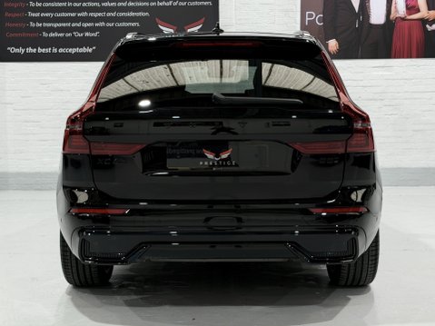 Volvo XC60 B5 ULTRA BLACK EDITION AWD 21