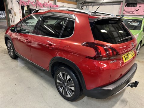 Peugeot 2008 PURETECH ALLURE 6