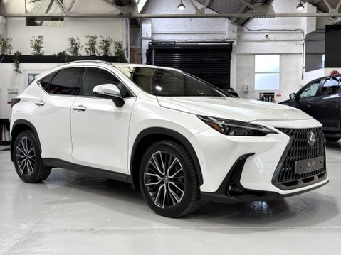 Lexus NX 450H PLUS TAKUMI Pan Roof + Mark Levinson Sound 7