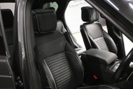 Land Rover Discovery 3.0 Discovery R-Dynamic HSE D MHEV Auto 4WD 5dr 22