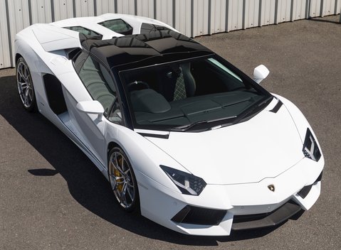 Lamborghini Aventador LP700-4 Roadster 11