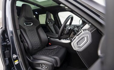 Land Rover Range Rover Sport 5.0 SVR 10