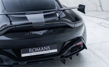 Aston Martin Vantage F1 EDITION 33