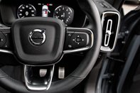 Volvo XC40 B4 R-DESIGN MHEV 19