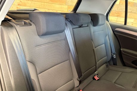 Volkswagen Golf 35.8kWh e-Golf Hatchback 5dr Electric Auto (136 ps) 31