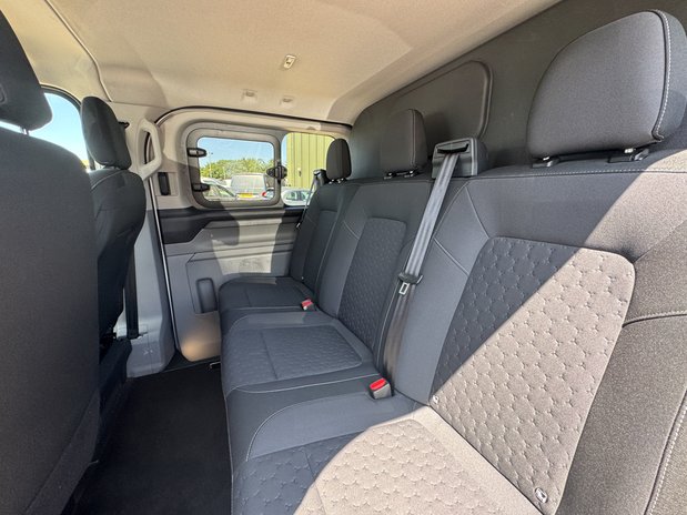 Ford Transit Custom Crew Cab LWB L2H1 Low Roof Limited 320 Air Con Alloys EURO 6 12