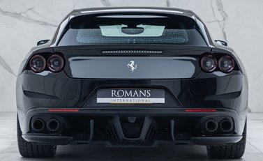 Ferrari GTC4 Lusso V12 5