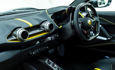 Ferrari 812 Superfast 14
