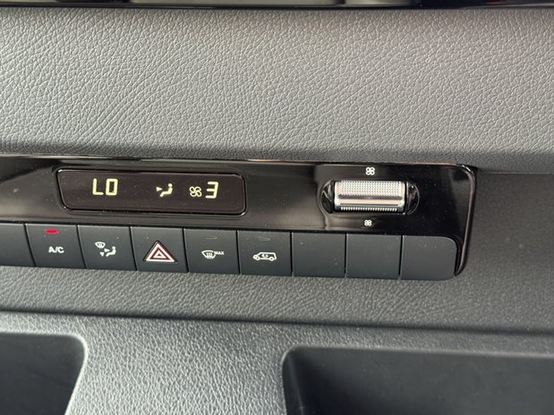 Mercedes-Benz Sprinter AUTO LWB L3H2 High Roof 315 Pro Air Con Sensors EURO 6 38