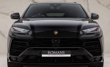 Lamborghini Urus V8 21