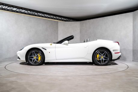 Ferrari California T. MAGNERIDE SUSPENSION. BESPOKE INTERIOR. TWO-TONE BODYWORK. CARPLAY. 8