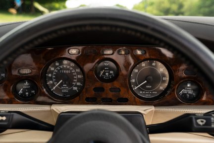 Aston Martin V8 Vantage Volante 19