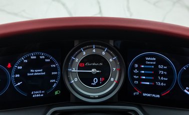 Porsche 911 Turbo S CABRIOLET (992) 22