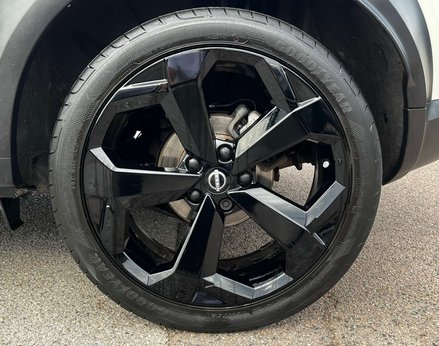 Nissan Juke 1.6 Juke Premiere Edition HEV CVT 5dr 13