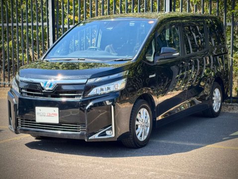 Toyota Voxy Hybrid 7 Seater 34