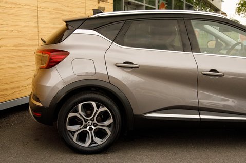 Renault Captur TECHNO E-TECH 6