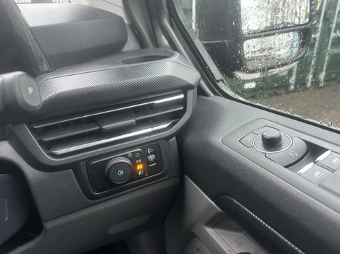 Ford Transit Custom 300 LIMITED L2H1 P/V ECOBLUE 11