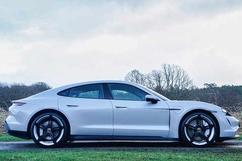 Porsche Taycan Performance Plus 93.4kWh 3