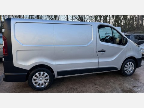 Renault Trafic 1.6 dCi 27 Business Panel Van 5dr Diesel Manual SWB Standard Roof Euro 6 (9 10
