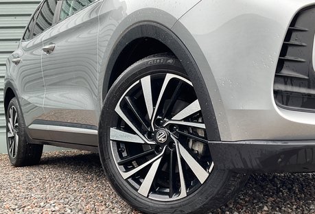 MG ZS 1.5 HYBRID+ TROPHY