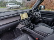 Land Rover Defender D300 X-Dynamic HSE 8