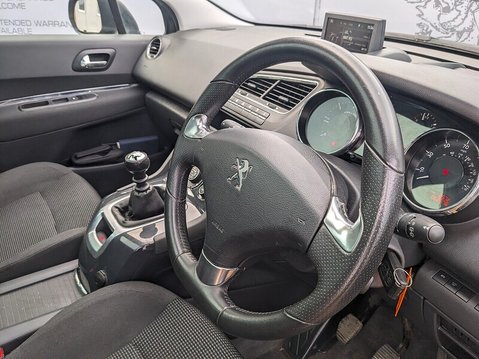 Peugeot 5008 BLUE HDI S/S ALLURE 22