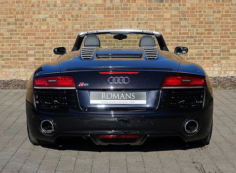 Audi R8 V10 Spyder 15